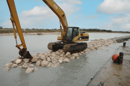 L_LSHbreakwater-construction.png