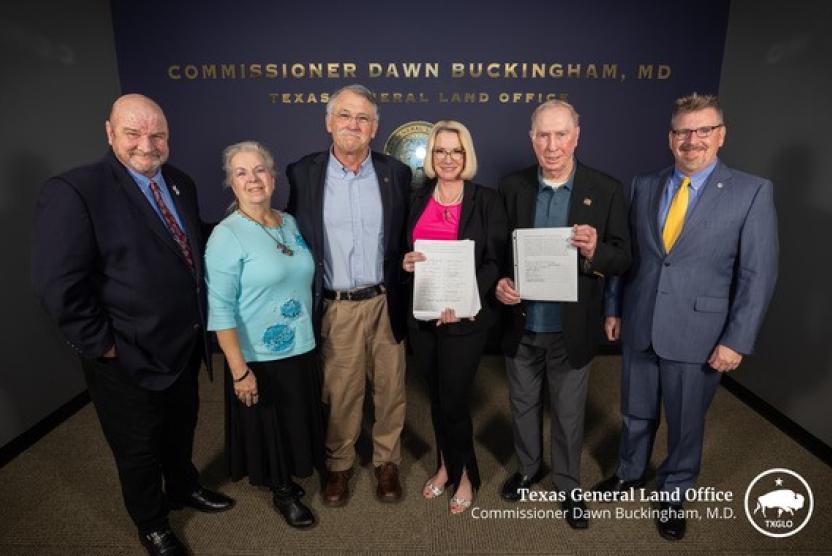 Land Commissioner Buckingham Receives Overwhelming Support from Veterans Cemetery Coalition of East Texas  for Future Texas State Veterans Cemetery