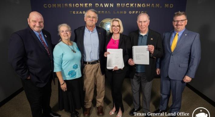 Land Commissioner Buckingham Receives Overwhelming Support from Veterans Cemetery Coalition of East Texas  for Future Texas State Veterans Cemetery
